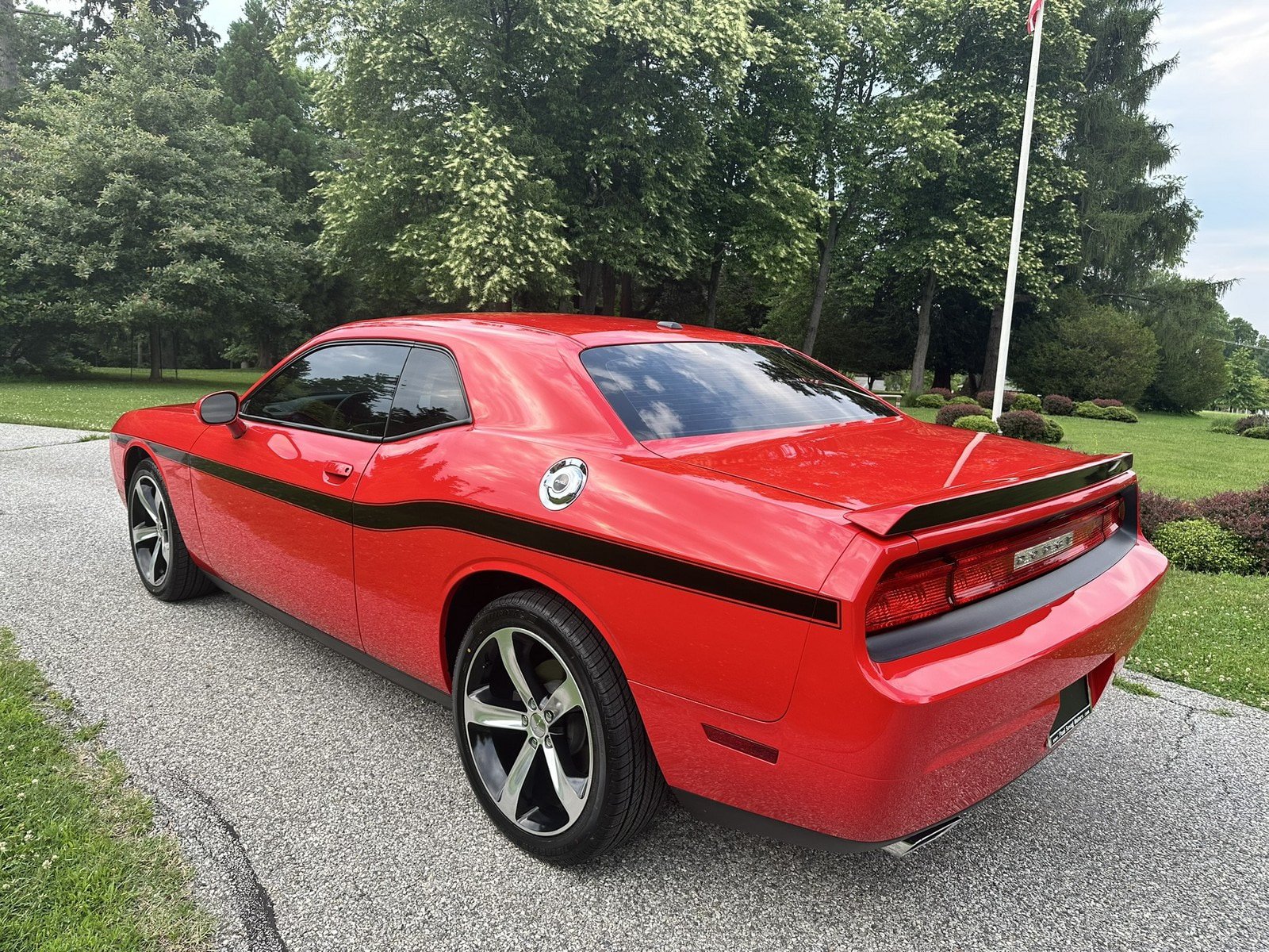 Used 2014 Dodge Challenger R/T w/ Electronics Convenience Group RWD image 8
