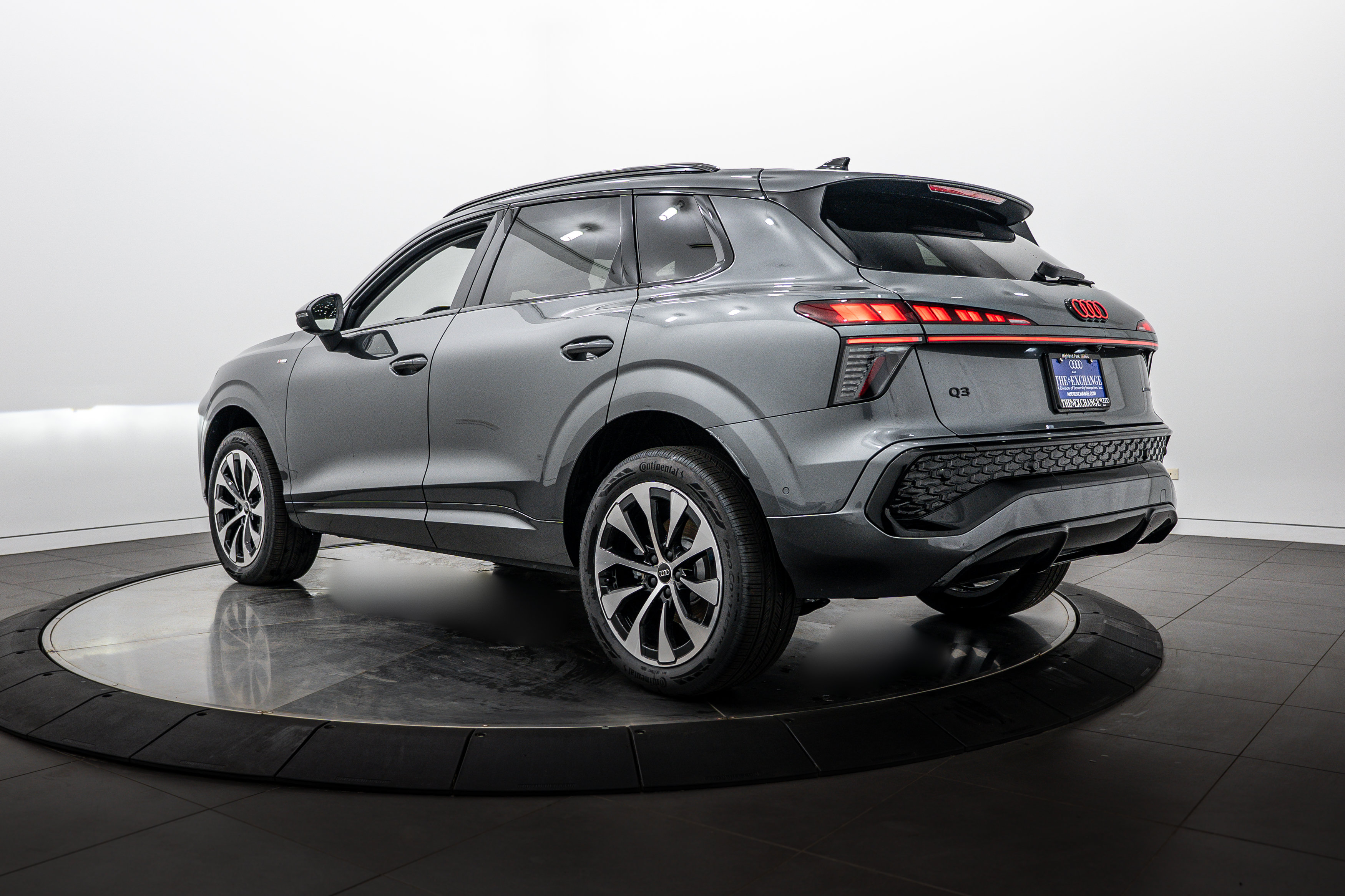 New 2026 Audi Q3 quattro 2.0T AWD/4WD image 5