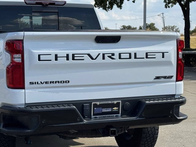 Used 2024 Chevrolet Silverado 1500 ZR2 w/ Technology Package AWD/4WD image 8