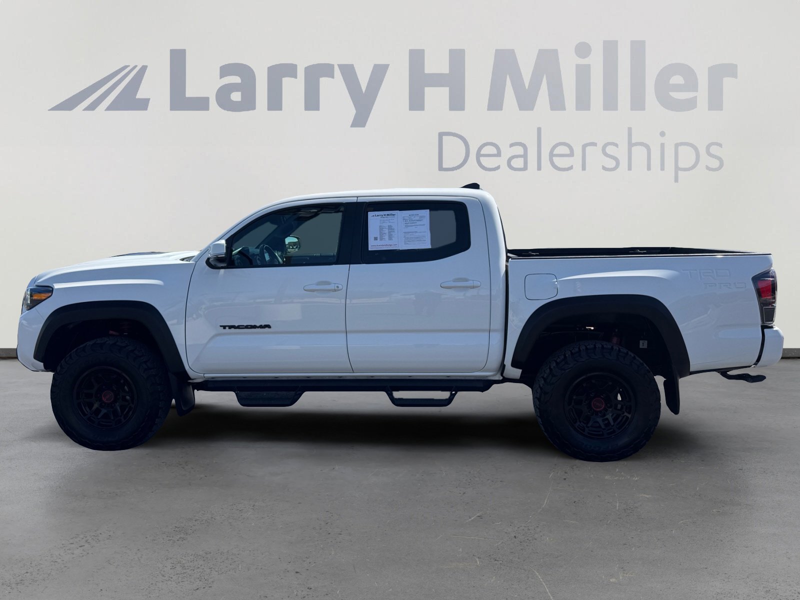 Used 2022 Toyota Tacoma TRD Pro AWD/4WD image 2