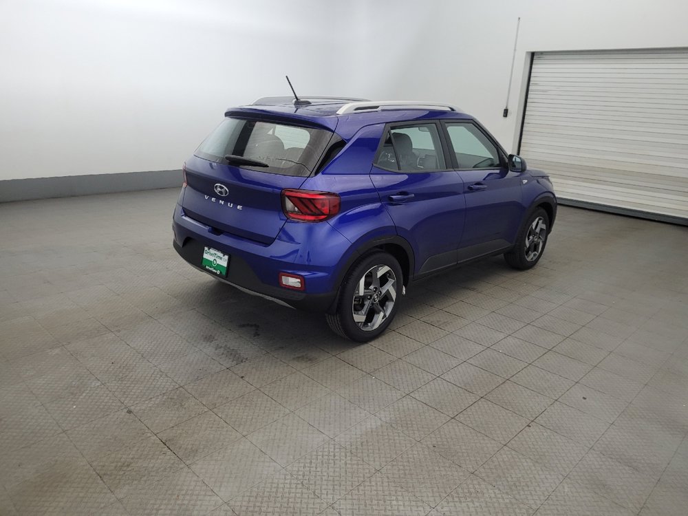 Used 2024 Hyundai Venue SEL FWD image 9