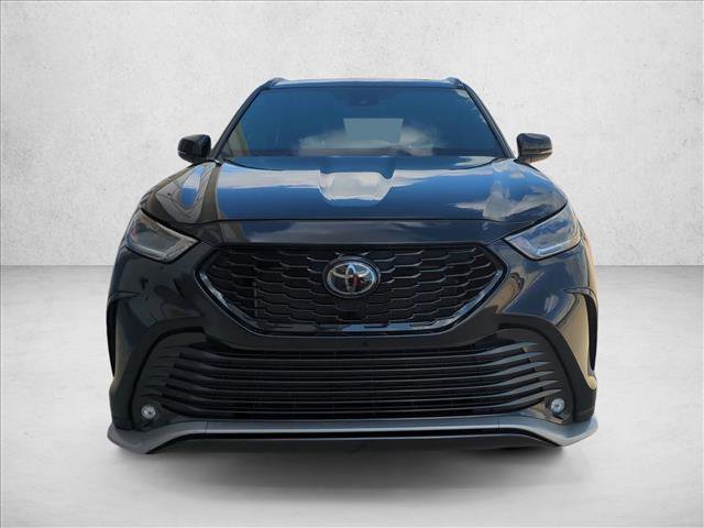 Used 2024 Toyota Highlander XSE image 2