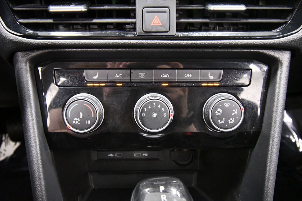 Used 2023 Volkswagen Taos SE AWD/4WD image 25