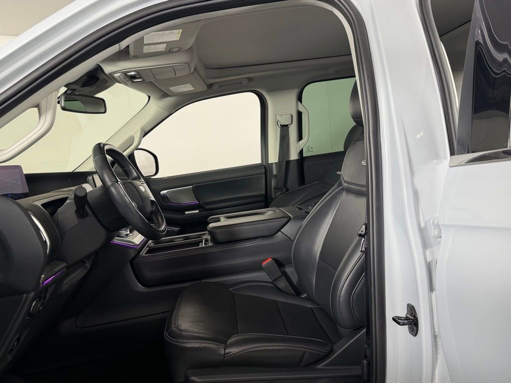 Used 2025 Ford Expedition Platinum AWD/4WD image 45