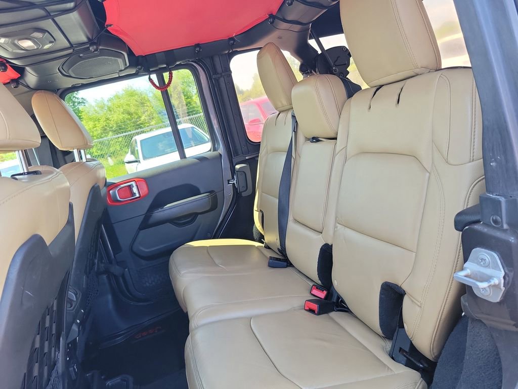 Used 2018 Jeep Wrangler Unlimited Rubicon w/ Dual Top Group AWD/4WD image 27