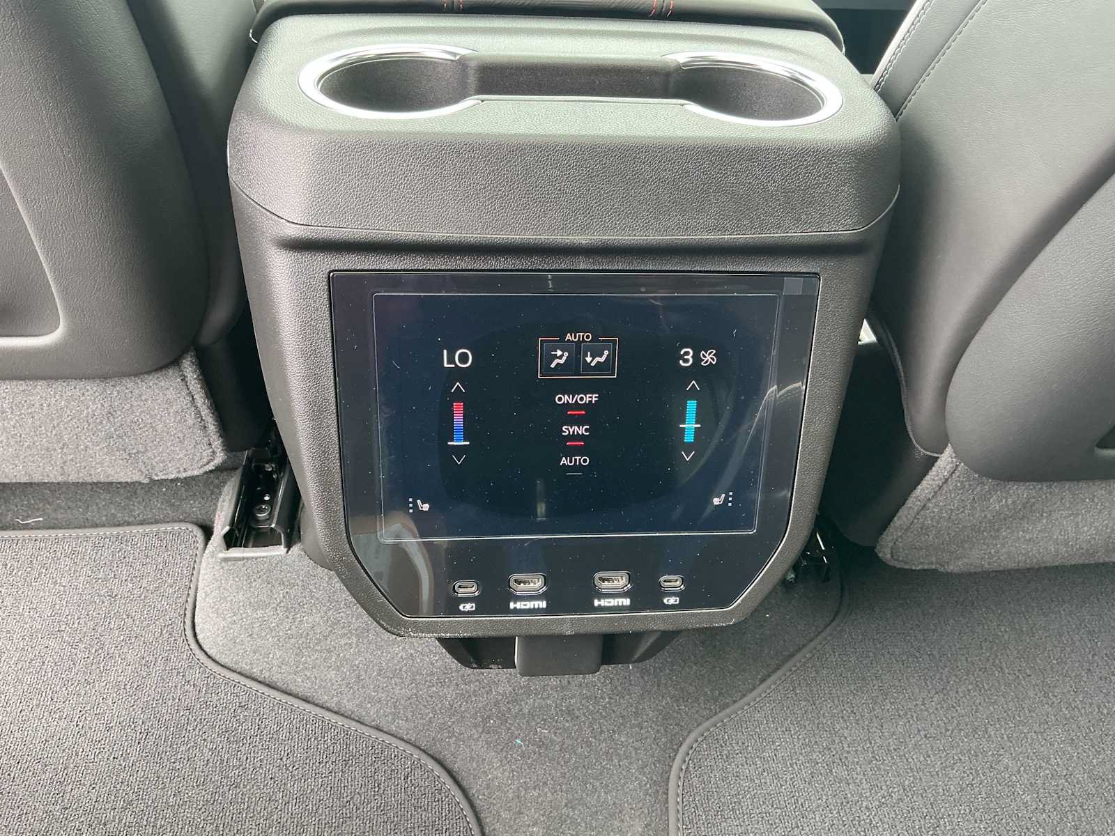 New 2026 GMC Yukon XL AT4 Ultimate AWD/4WD image 15
