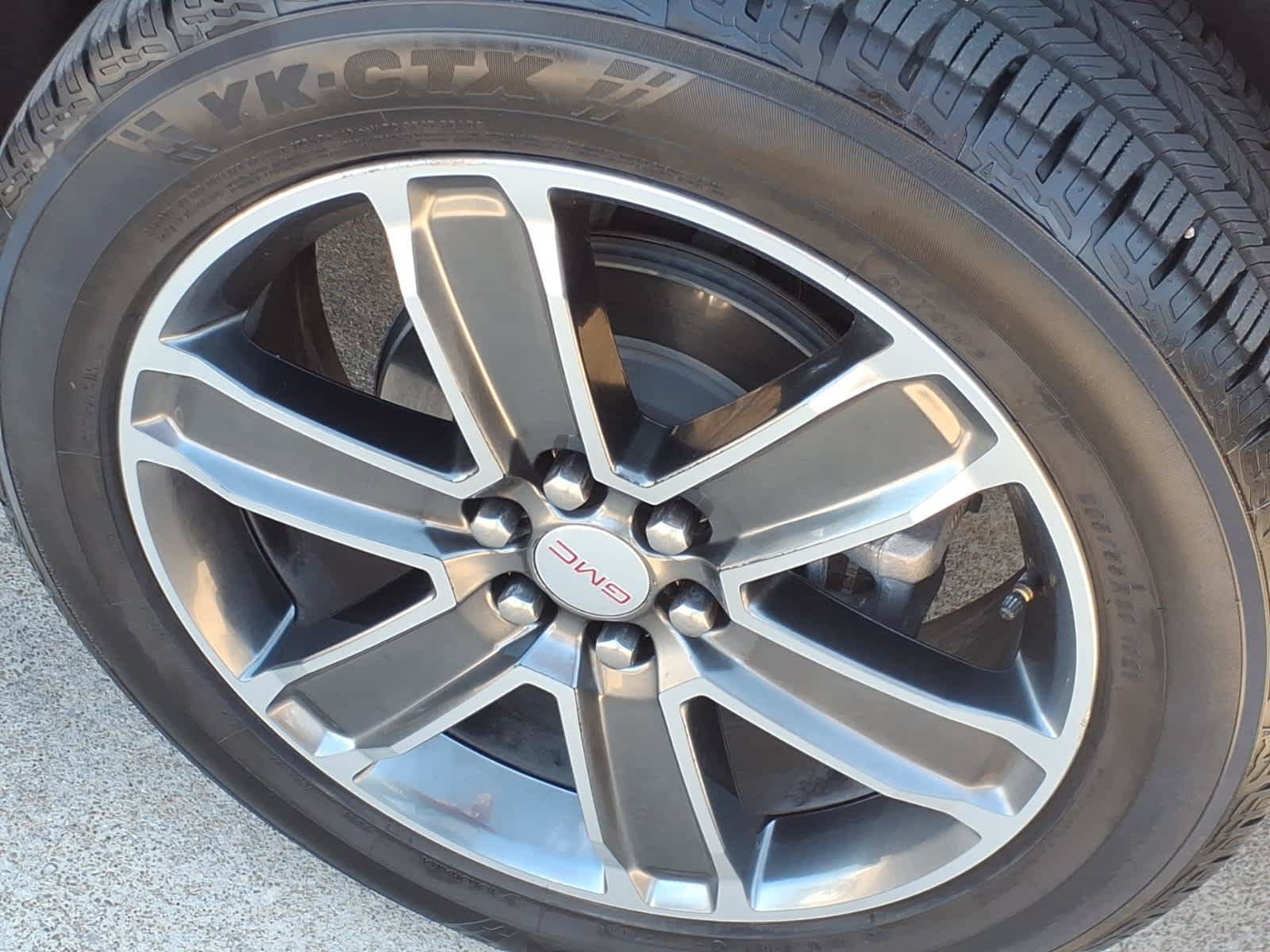 Certified 2019 GMC Acadia Denali w/ Technology Package FWD image 28
