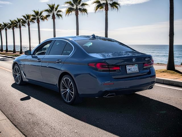 Used 2023 BMW 530e w/ Premium Package RWD image 7