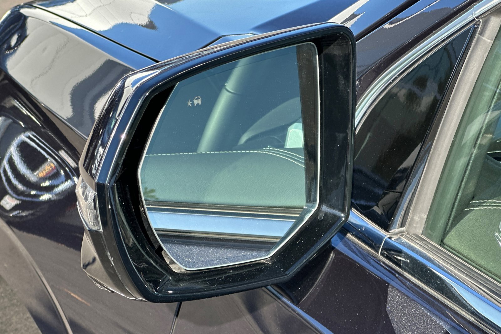 Used 2025 Cadillac Escalade Premium Luxury image 51