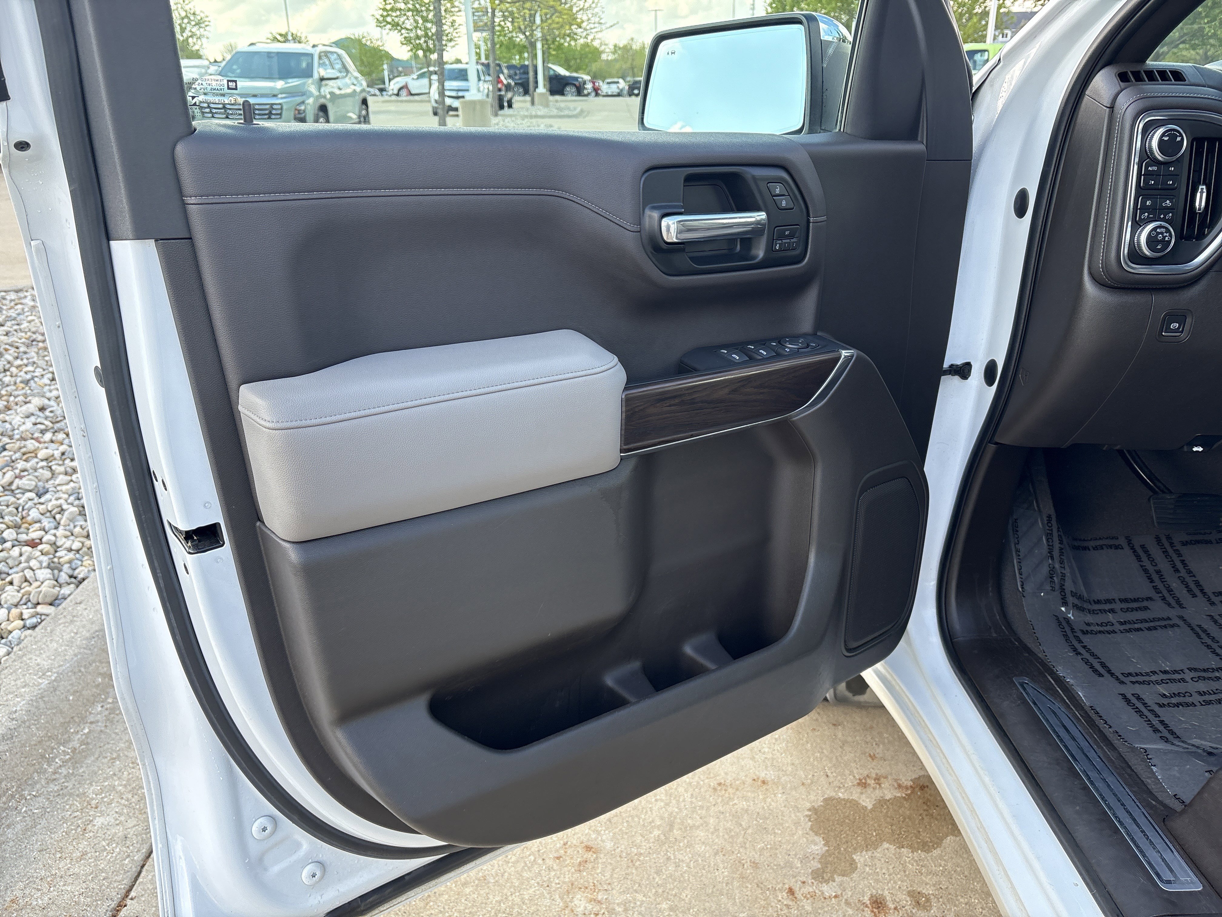 Used 2019 GMC Sierra 1500 SLT w/ SLT Premium Package AWD/4WD image 11