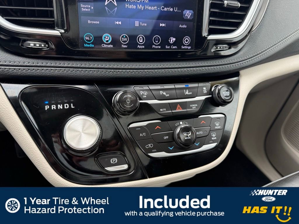 Used 2019 Chrysler Pacifica Limited w/ Advanced Safetytec Group FWD image 10