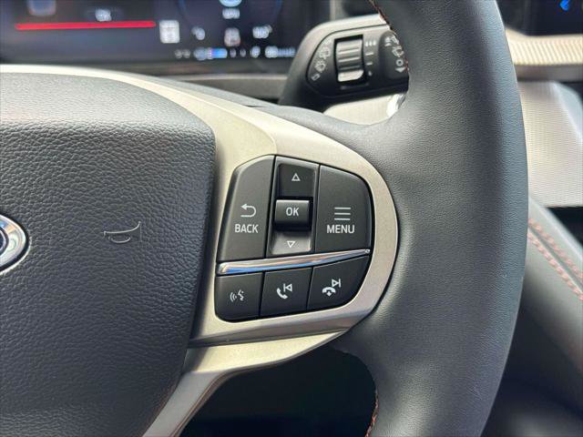 Used 2025 Ford Explorer Active AWD/4WD image 24