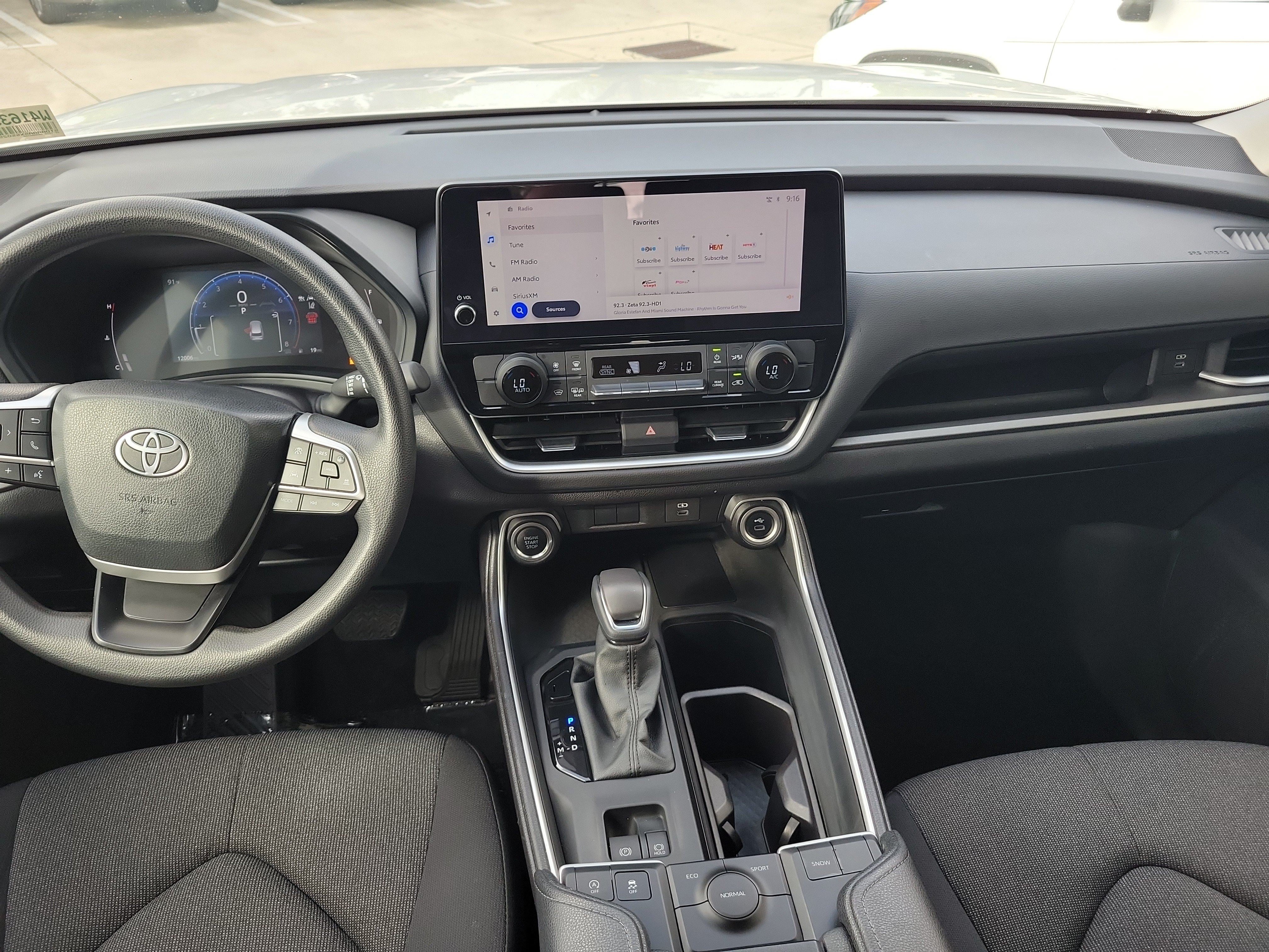 Used 2025 Toyota Grand Highlander FWD image 17