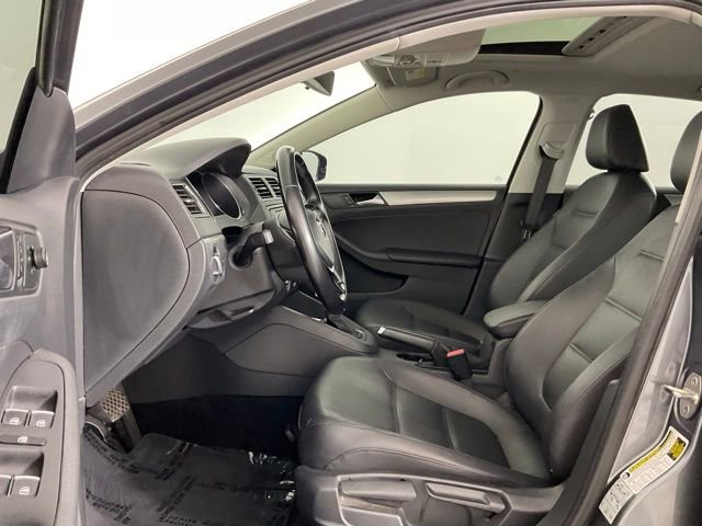 Used 2016 Volkswagen Jetta SE FWD image 10