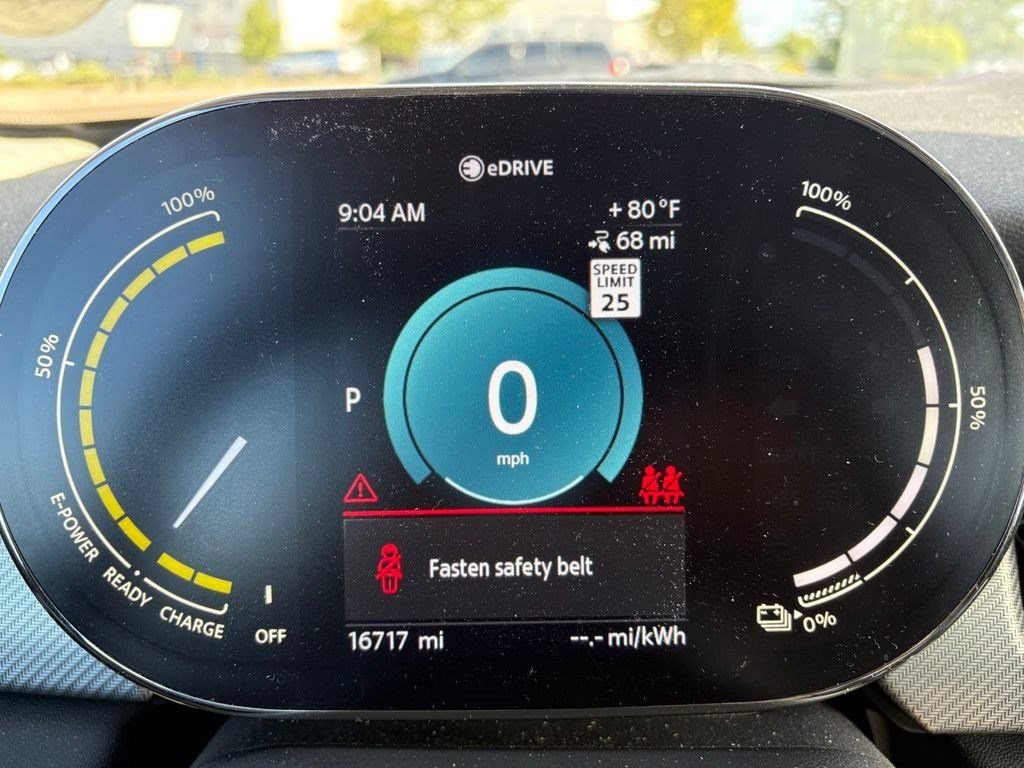 Used 2024 MINI Cooper SE w/ Signature Upholstery Package FWD image 16