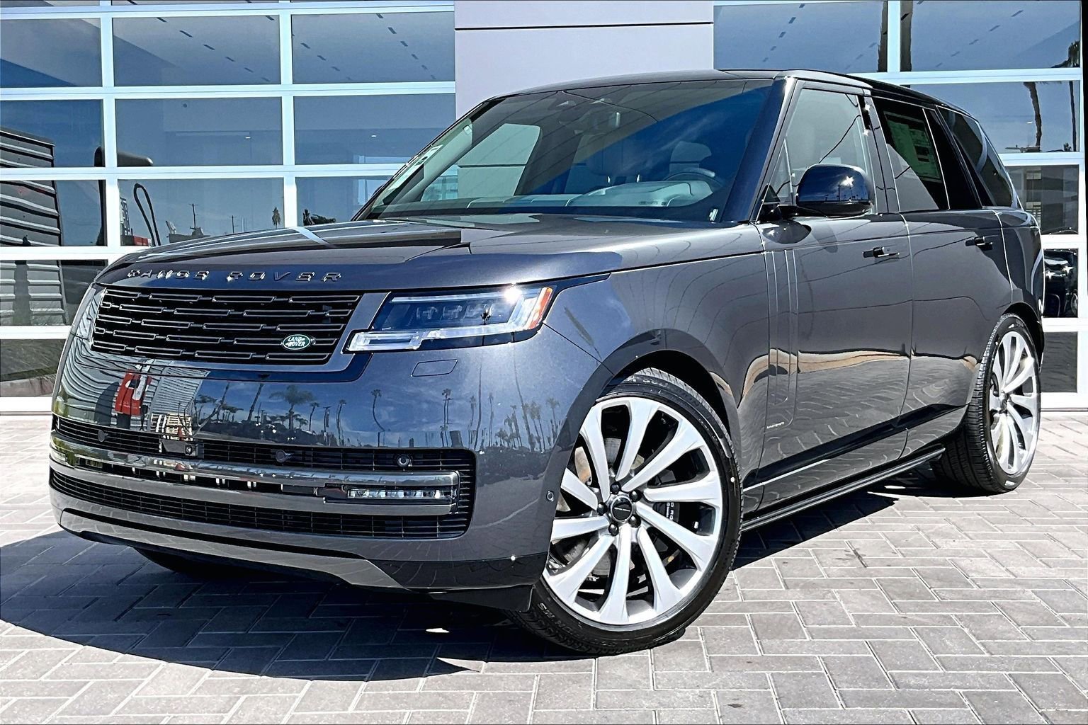 New 2026 Land Rover Range Rover Autobiography image 1