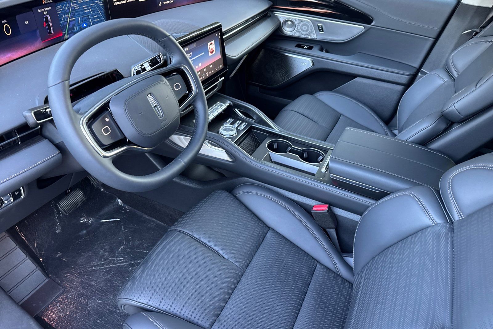 New 2026 Lincoln Nautilus Reserve AWD/4WD image 8