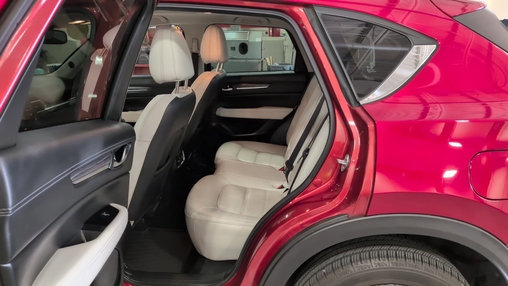 Used 2018 MAZDA CX-5 Grand Touring w/ Premium Package image 14