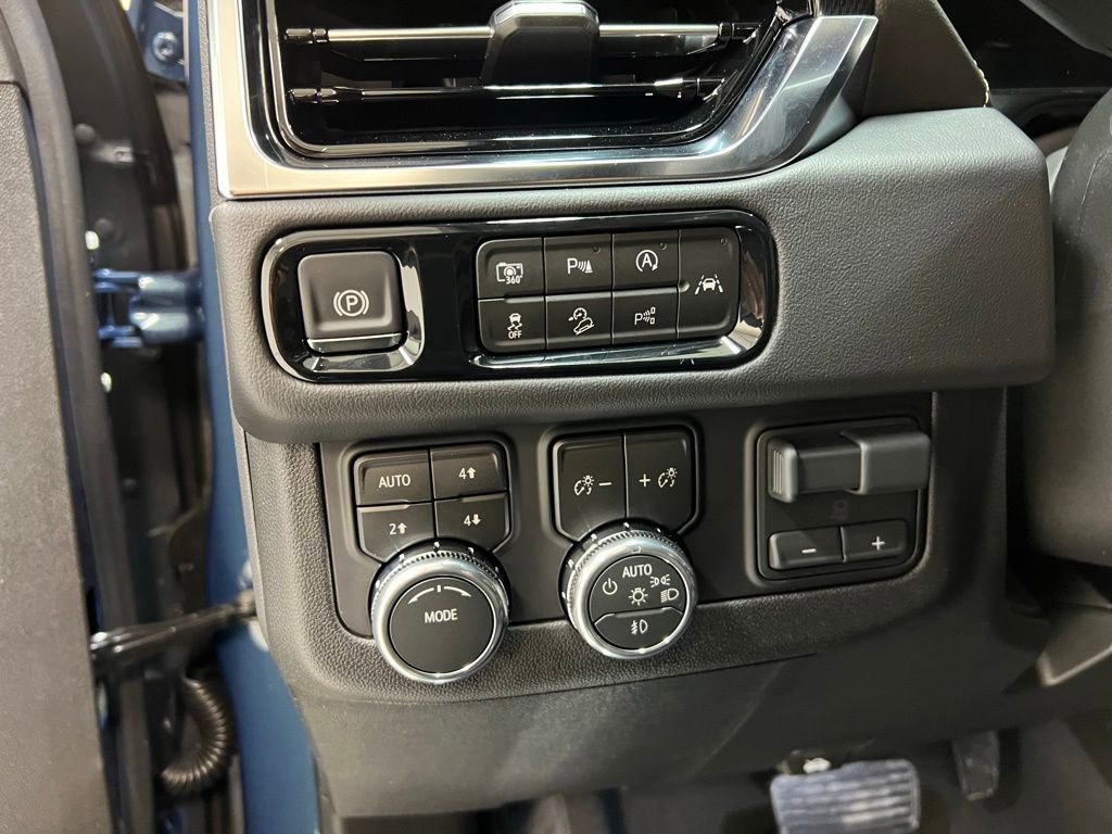 New 2026 GMC Yukon Elevation image 16