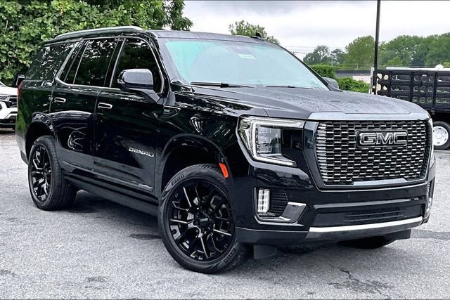 Used 2023 GMC Yukon Denali Ultimate AWD/4WD image 2