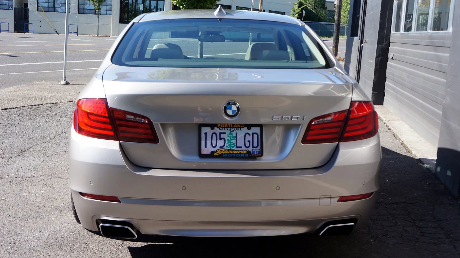 Used 2011 BMW 550i xDrive Sedan AWD/4WD image 4