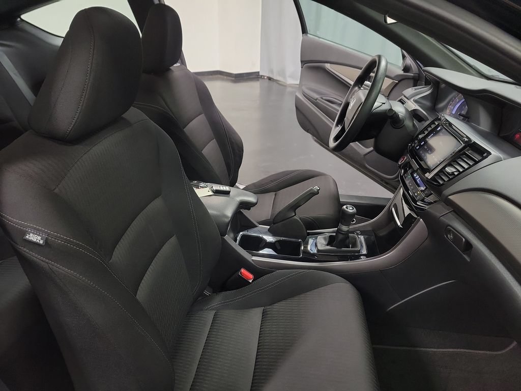 Used 2017 Honda Accord EX image 32