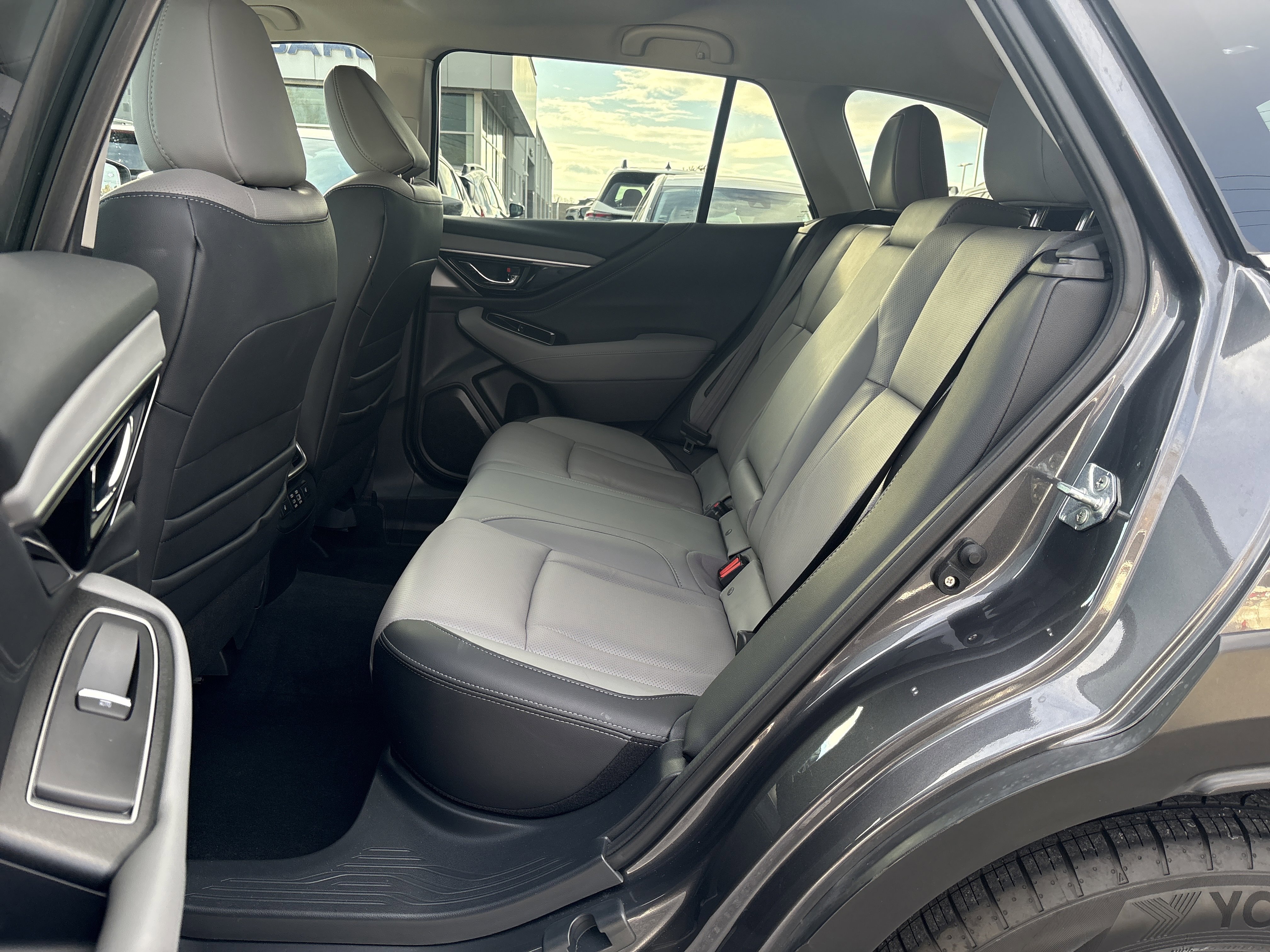 Used 2023 Subaru Outback Limited image 15