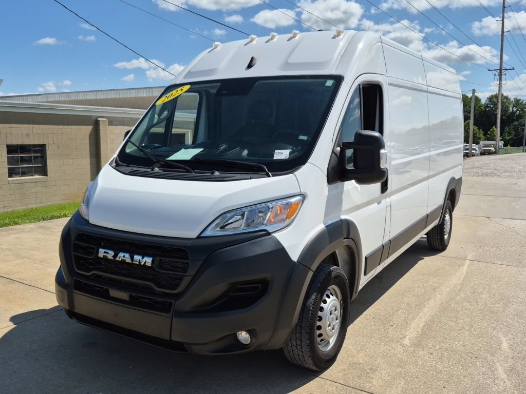 Used 2025 RAM ProMaster 2500 w/ Convenience Group FWD image 3