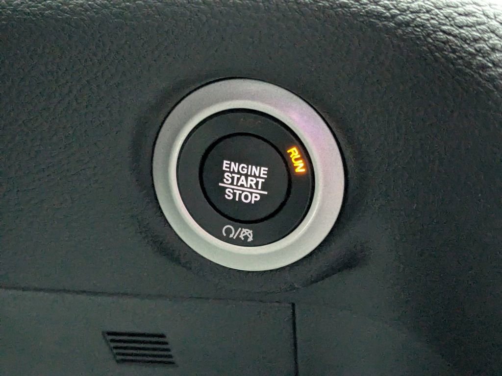 New 2025 Chrysler Pacifica Select image 29