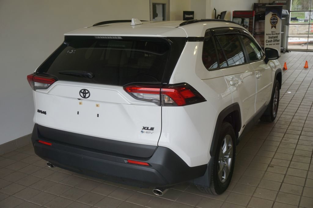 Used 2025 Toyota RAV4 XLE w/ Convenience Package AWD/4WD image 15
