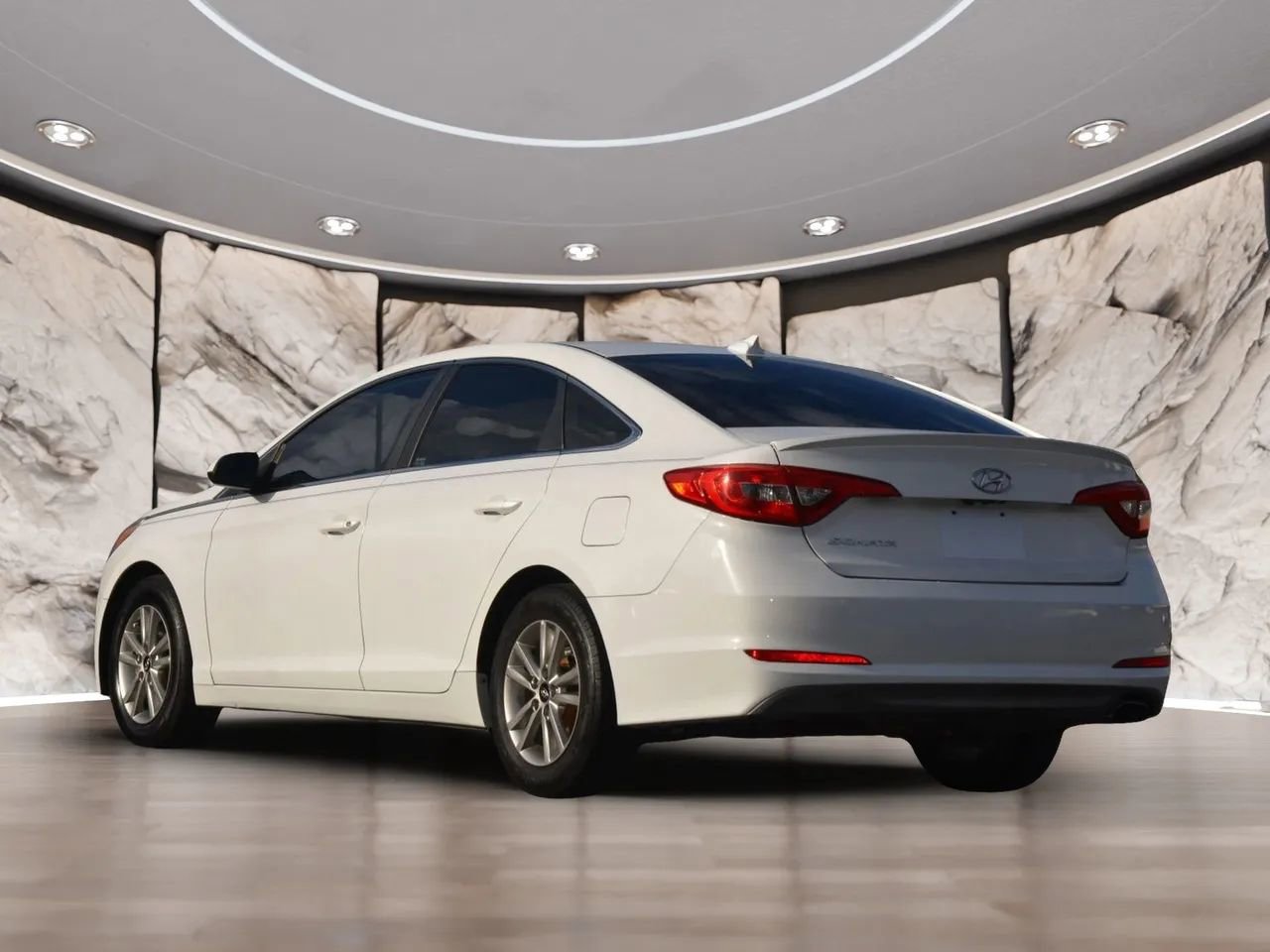 Used 2016 Hyundai Sonata SE w/ Cargo Package FWD image 11