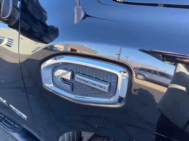 Used 2017 Nissan Titan SV image 44