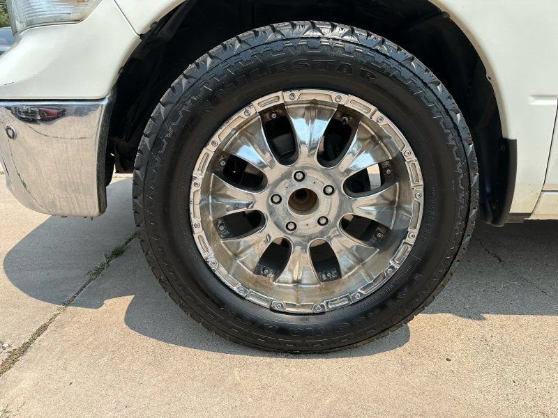Used 2016 RAM 1500 SLT RWD image 9