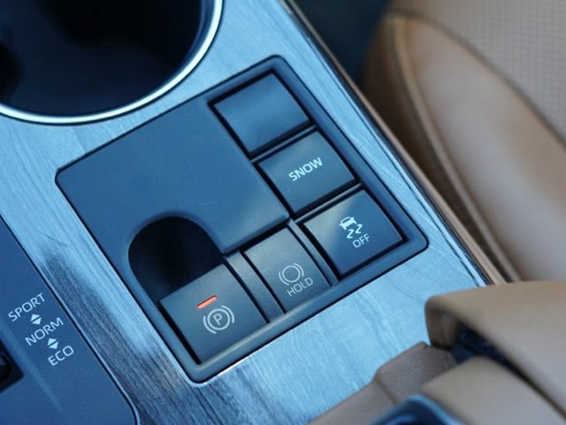 Used 2023 Toyota Highlander Platinum FWD image 40