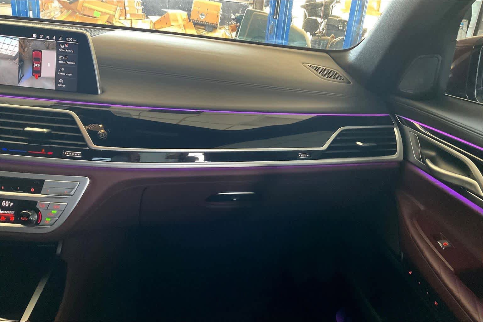 Used 2022 BMW ALPINA B7 xDrive w/ Luxury Rear Seating Package image 18