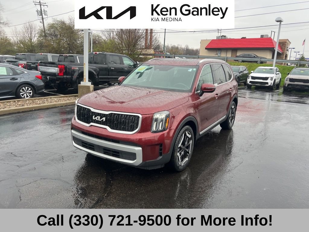 Certified 2023 Kia Telluride EX w/ EX Captain's Chair Package image 3