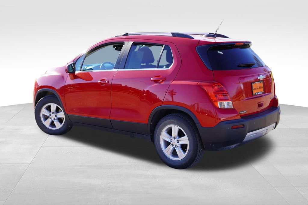 Used 2016 Chevrolet Trax LT w/ LT Sun and Sound Package FWD image 8