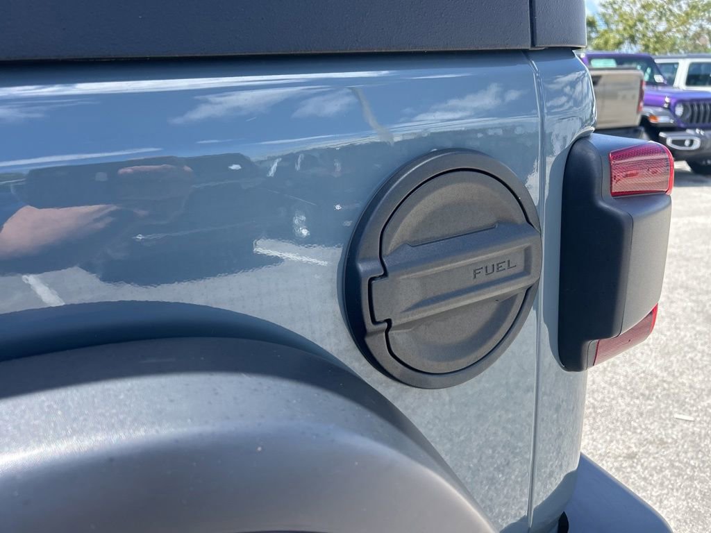 Used 2024 Jeep Wrangler Unlimited Rubicon image 21