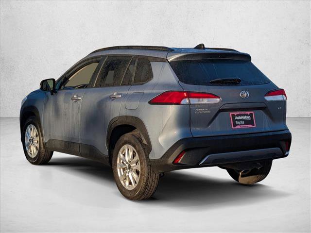 Used 2025 Toyota Corolla Cross LE image 8