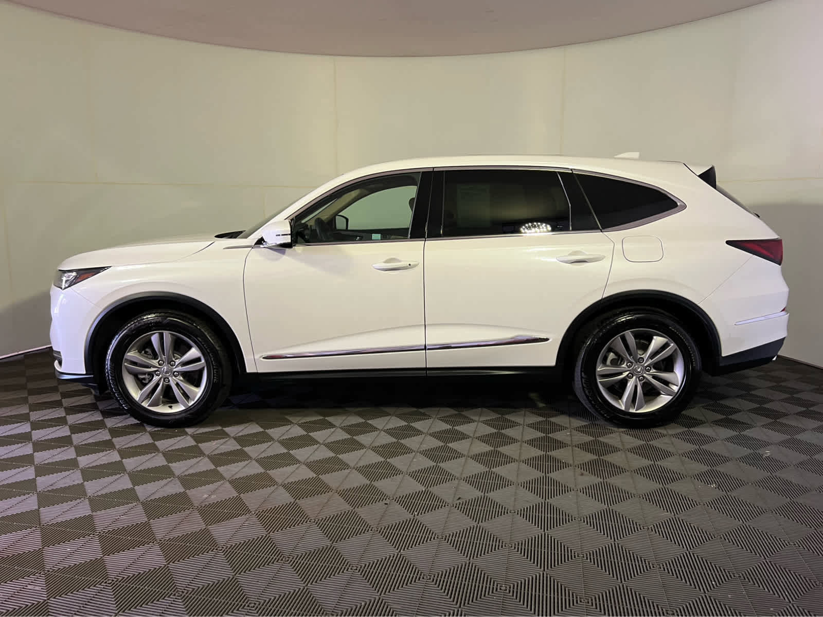 Used 2026 Acura MDX SH-AWD image 4