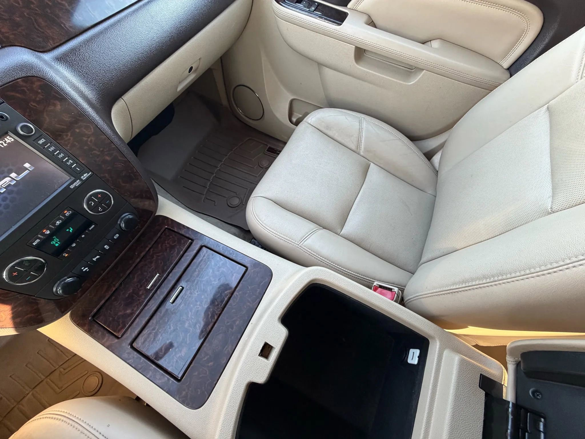 Used 2013 GMC Sierra 2500 Denali w/ Suspension Package, Off-Road image 13