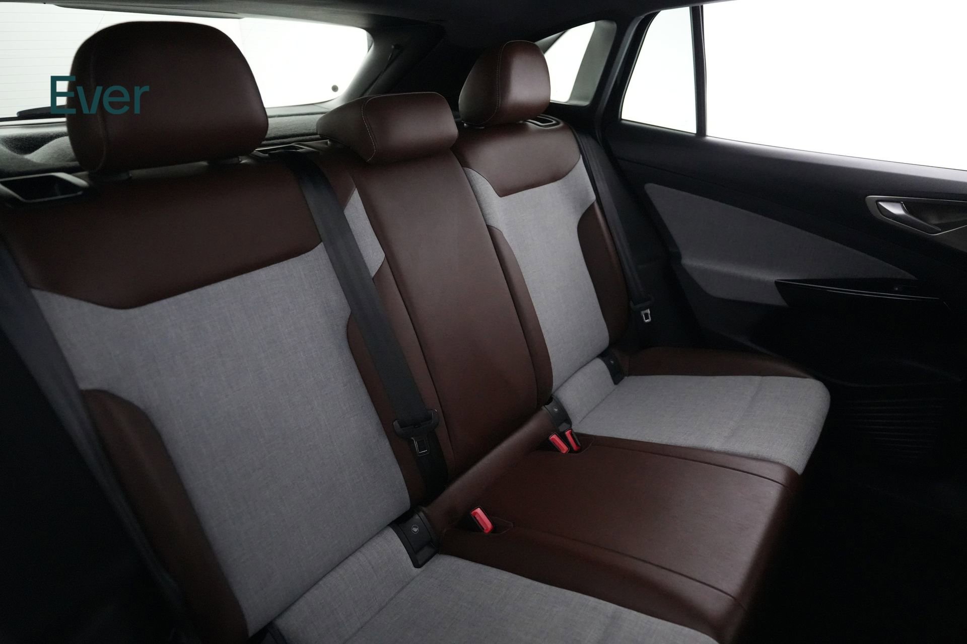 Used 2023 Volkswagen ID.4 Pro image 5