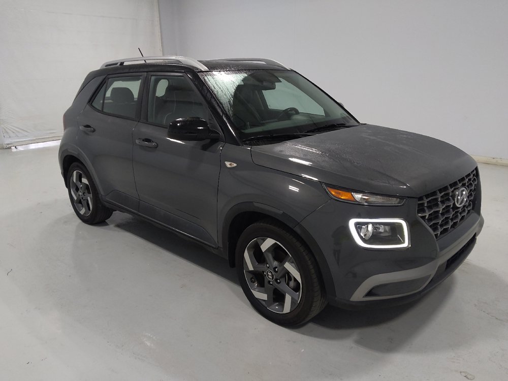 Used 2025 Hyundai Venue Limited FWD image 13