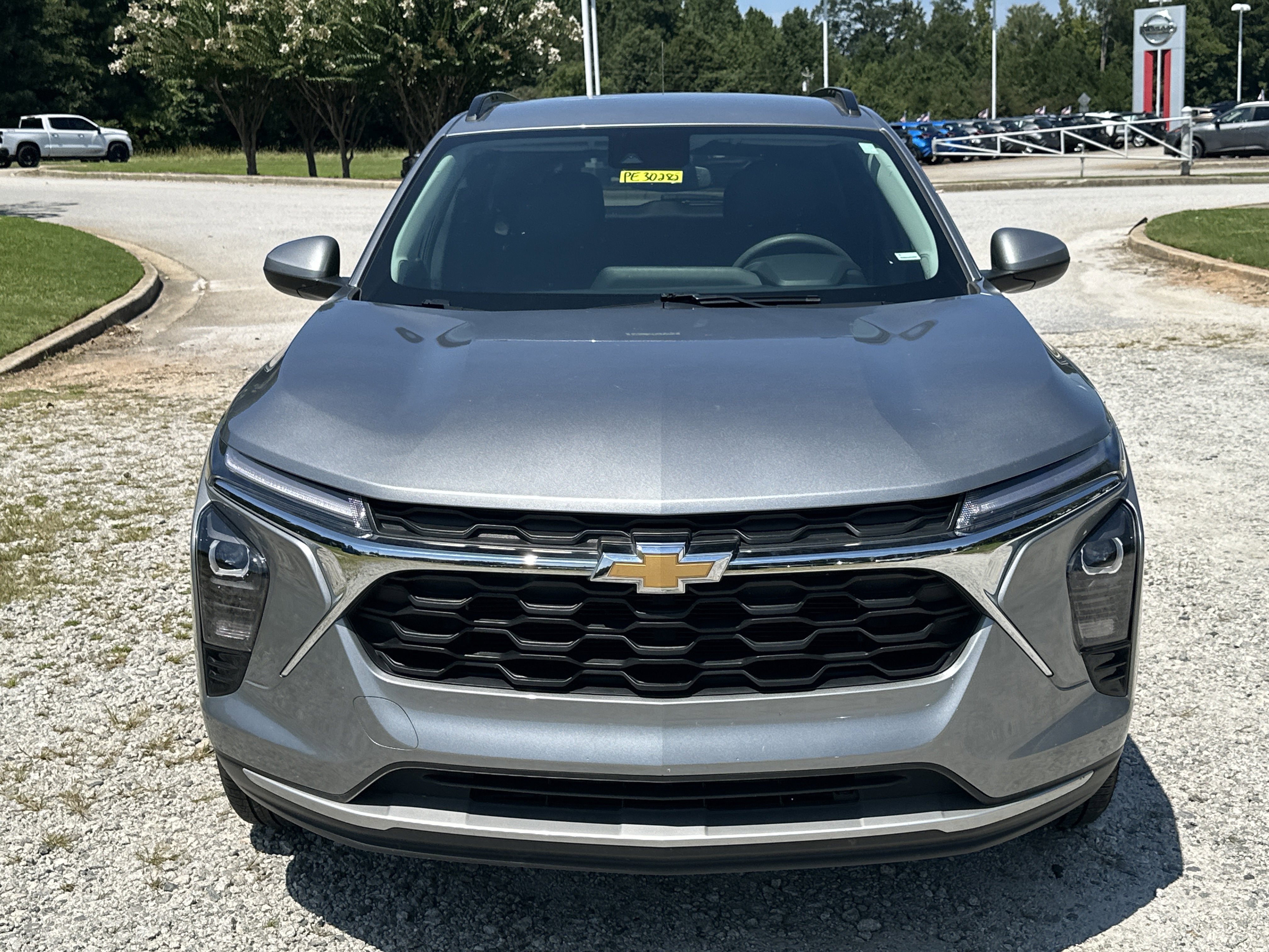 Used 2024 Chevrolet Trax LT image 2