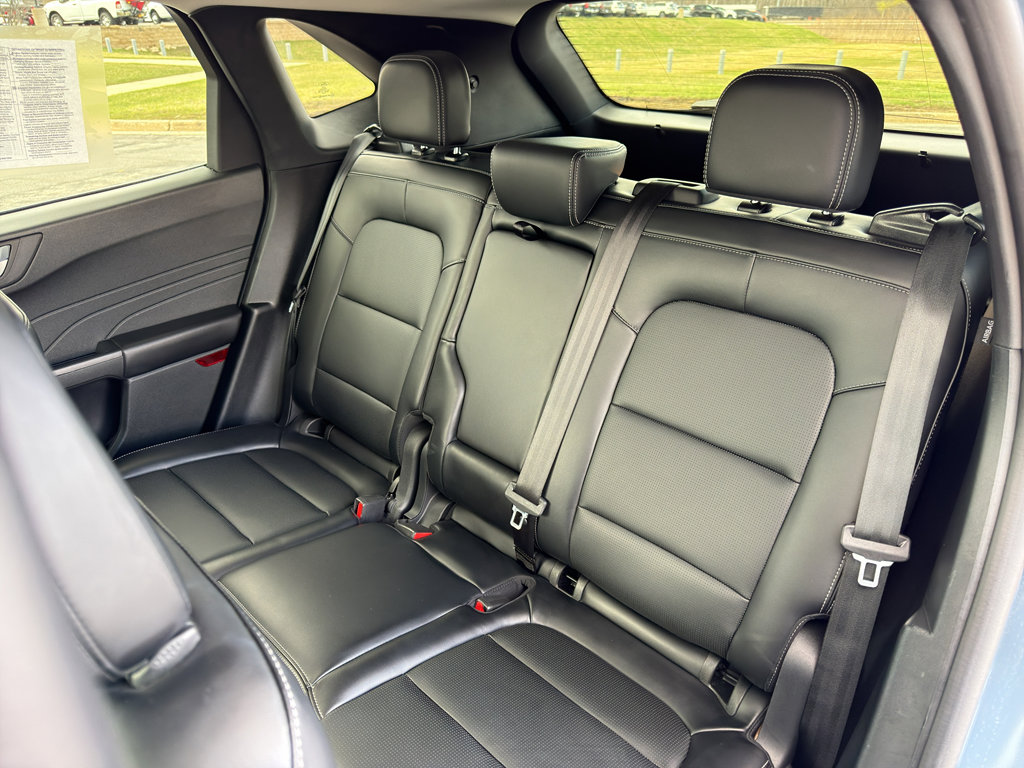 Used 2025 Ford Escape Platinum AWD/4WD image 36