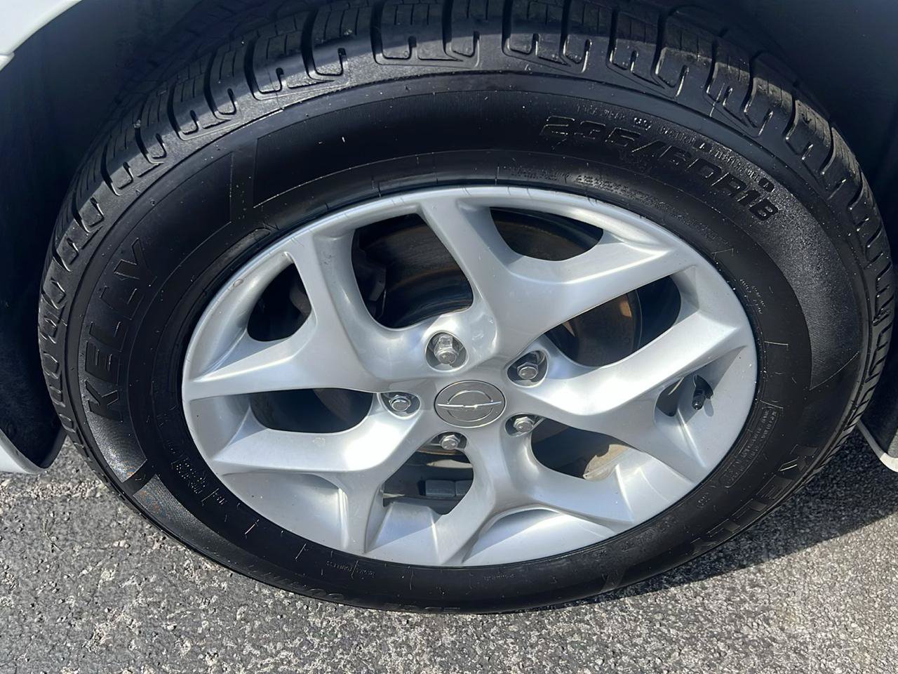 Used 2017 Chrysler Pacifica Touring-L Plus w/ Tire & Wheel Group FWD image 25