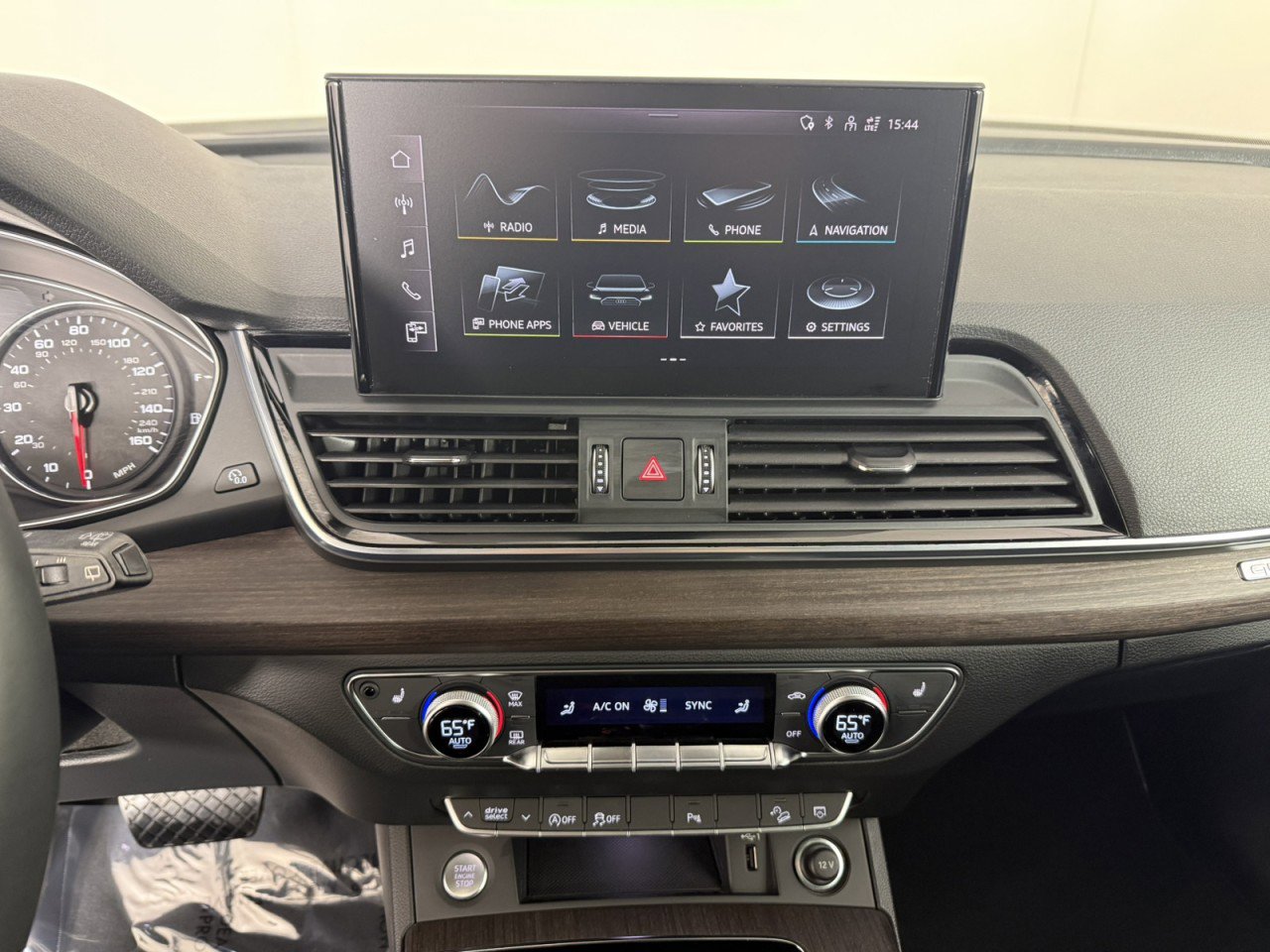 Used 2023 Audi Q5 2.0T Premium w/ Convenience Package AWD/4WD image 19