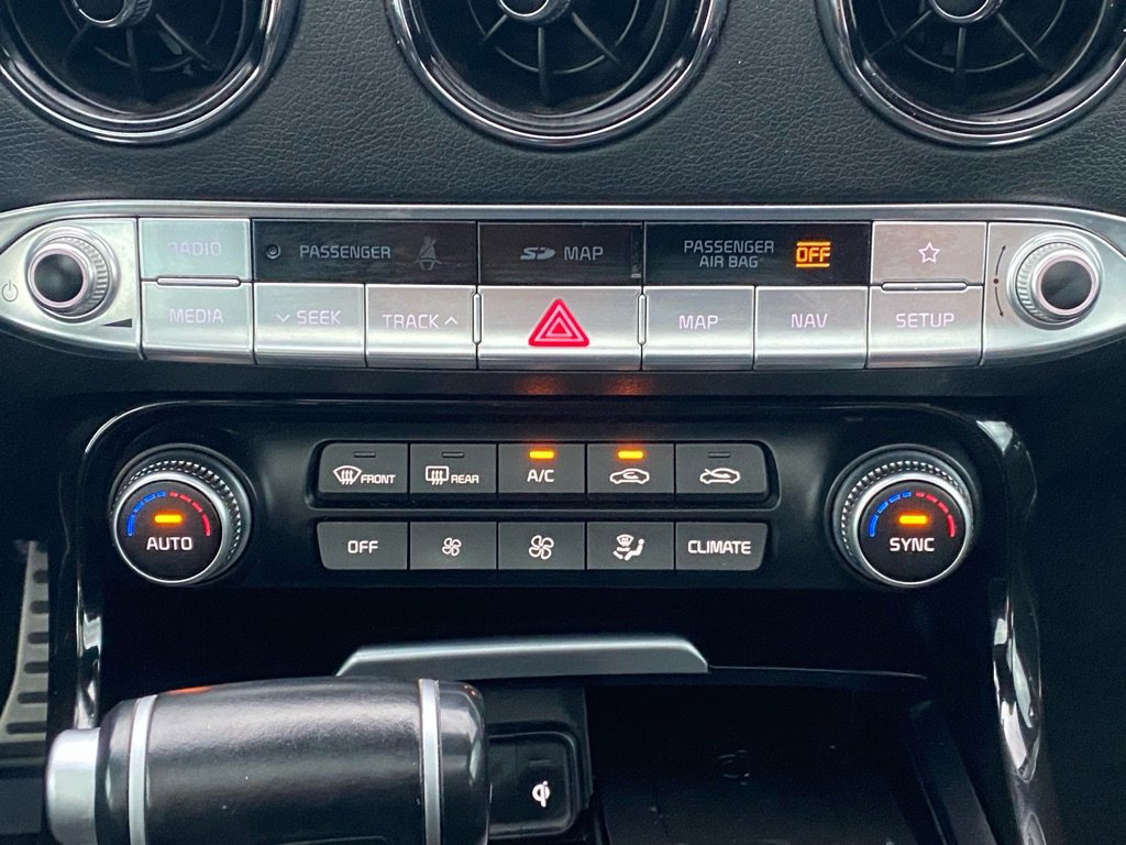 Used 2020 Kia Stinger GT-Line w/ Sun & Sound Package image 21