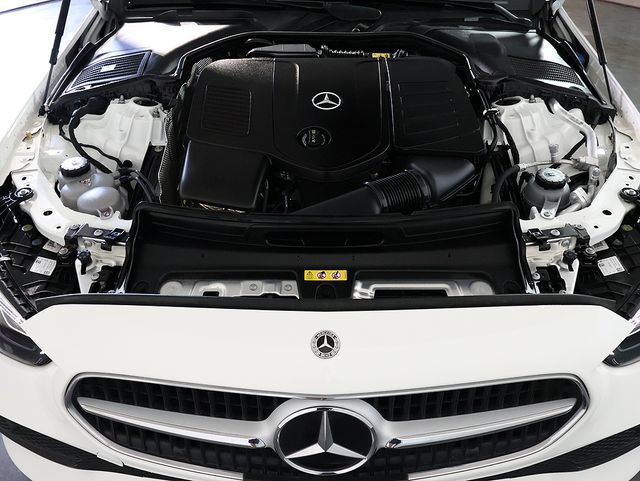 Used 2025 Mercedes-Benz C 300 4MATIC Sedan image 35
