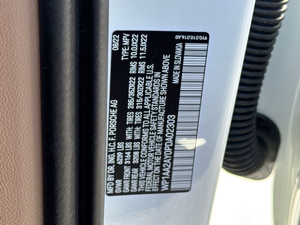 Used 2023 Porsche Cayenne Platinum Edition image 35